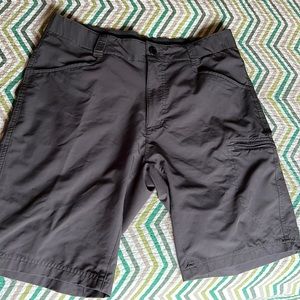 Men’s, size 33, zeroxposur grey shorts.